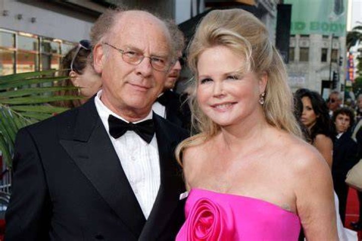 Art Garfunkel: Wife, net worth, tattoos, smoking & body facts