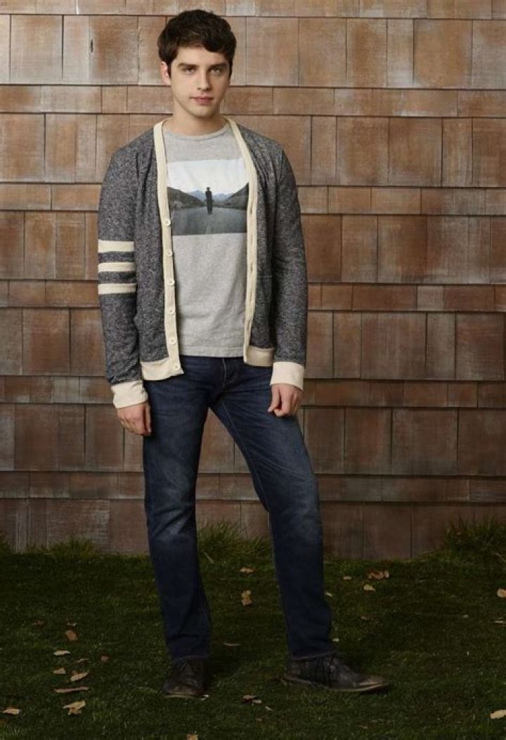 David Lambert Bio, Wiki, Age, Height, Girlfriend, Net Worth, The Fosters, Outlaws, Movies and TV Shows