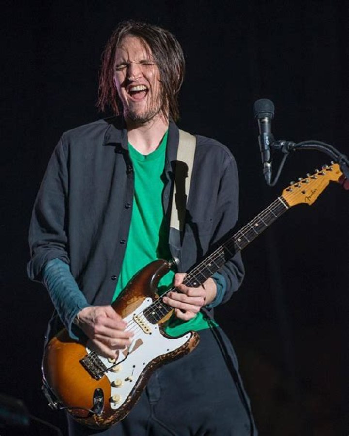 Josh Klinghoffer Height, Weight, Age, Bio, Girlfriend, Net Worth