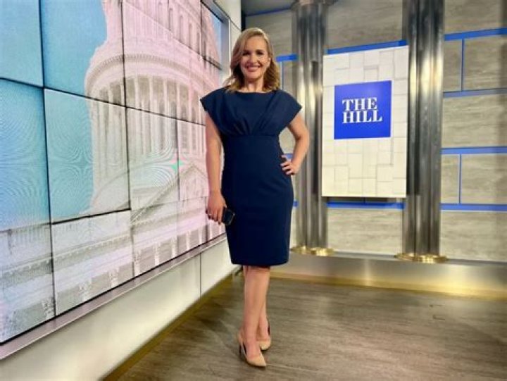 Julia Manchester [TheHill] Wikipedia, Biography, Age, Salary, Boyfriend, Instagram