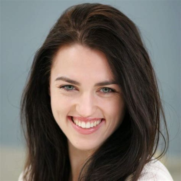 Katie McGrath Bio, Wiki, Age, Height, Family, Husband, Producer, and Net Worth