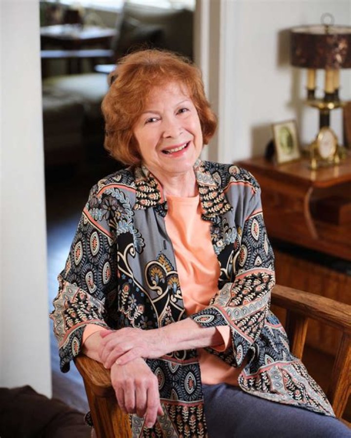 Linda Kaye Henning Net Worth, Income, Salary, Earnings, Biography