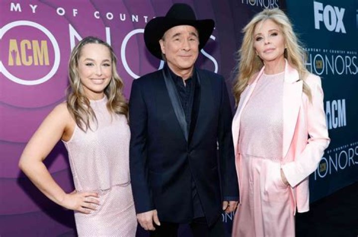 Lisa Hartman – Bio, Age, Daughter, Facts About Clint Black’s Wife