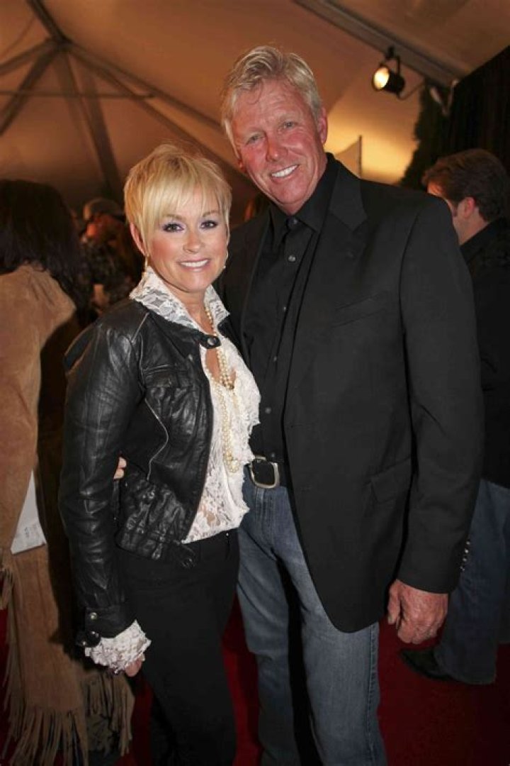 Lori Locust Husband And Partner: Who Is She Married To?