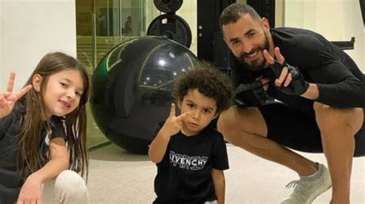 Lydia Benzema- Know About Karim Benzema Sister