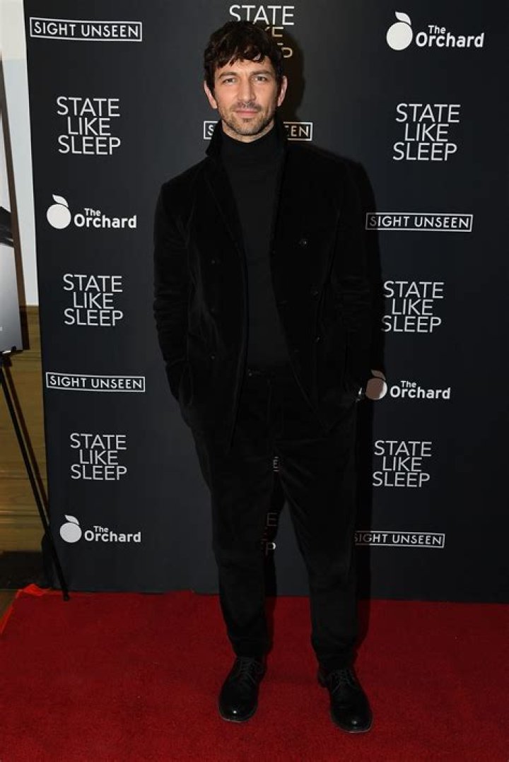 Michiel Huisman Wikipedia, Biography, Net Worth, Married, Wife, Age, Height