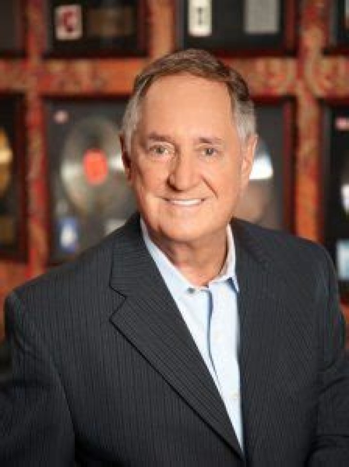 Neil Sedaka Wife: Meet Leba Strassberg