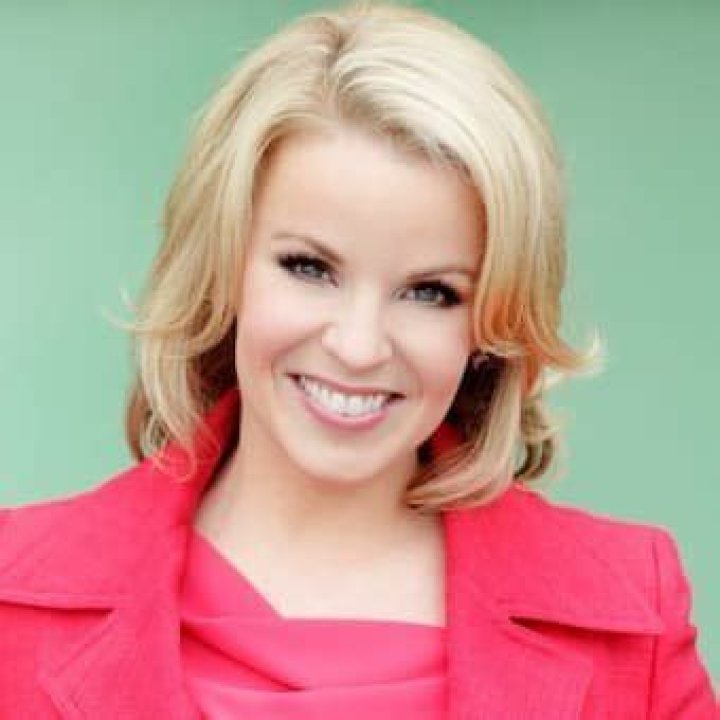 Rebecca Stevenson Bio, Wiki, Age, Birthday, Height, Husband, KING 5, Net Worth, and Salary