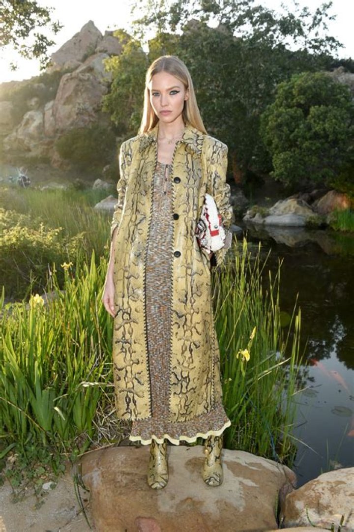Sasha Luss Bio, Wiki, Age, Husband, Family, Salary and Net Worth
