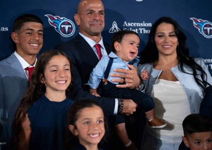 Who Are Robert Saleh Parents? Everything On His Wife And More